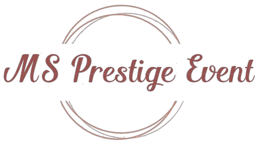 Image d'un mariage où la décoration a été réalisé par l'agence et. Le mariage est dans une salle avec comme code couleurs le bleu et le blanc. 